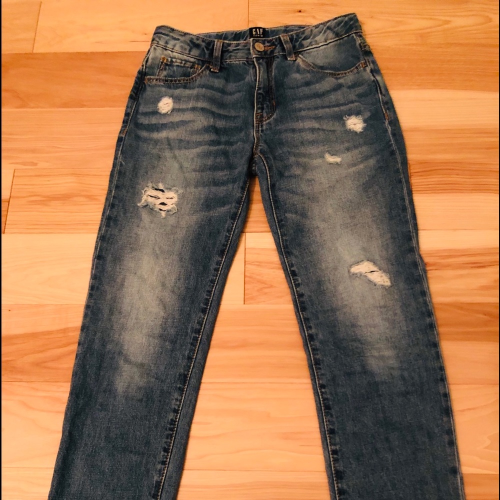 Girls loose fitted jeans